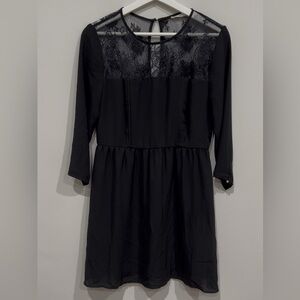 Simple Black Lace Mini Dress - Size: S